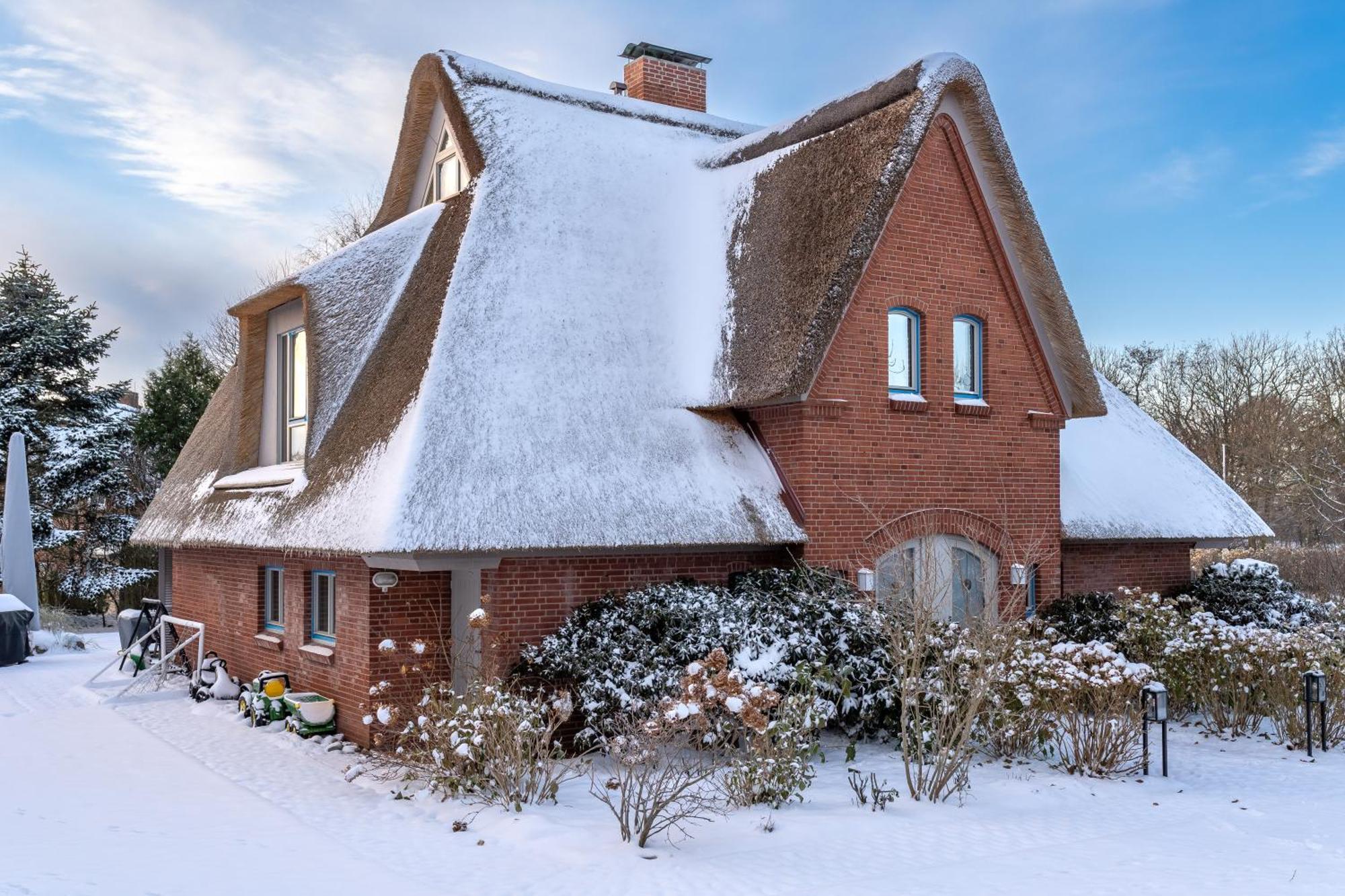 Reetdach-Landhaus Mini Haubarg Татинг Экстерьер фото